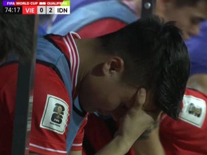 Dan Nguyen Quang Hai Menangis