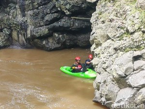 Pencarian Bocah Hanyut di Sungai Brantas Malang Disetop Imbas Cuaca Buruk