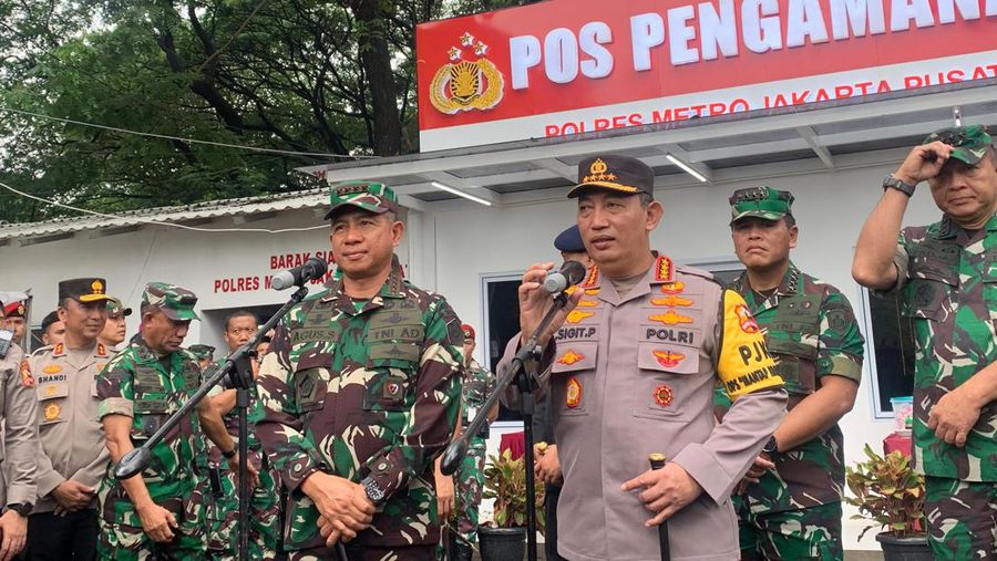Panglima TNI Jenderal Agus Subiyanto dan Kapolri Jenderal Listyo Sigit Prabowo. (Dok. Detikcom/Mulia Budi)