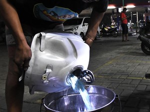 Ciri-ciri Bensin Tercampur Air, Pemilik Motor dan Mobil Wajib Tahu!