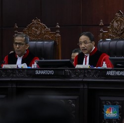 Sidang Sengketa Pilpres di MK Dimulai, Rupiah Anjlok ke Rp15.850/US$