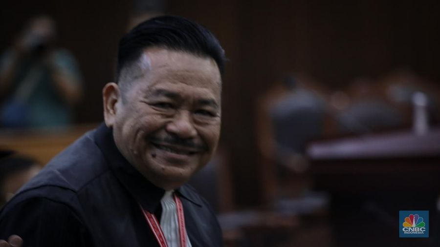 Ketua tim hukum pasangan Capres-Cawapres nomor urut 02, Otto Hasibuan saat menghadiri sidang perdana sengketa hasil Pemilihan Presiden (Pilpres) 2024 di Gedung Mahkamah Konstitusi (MK), Jakarta, Rabu (27/3/2024). (CNBC Indonesia/Faisal Rahman)
