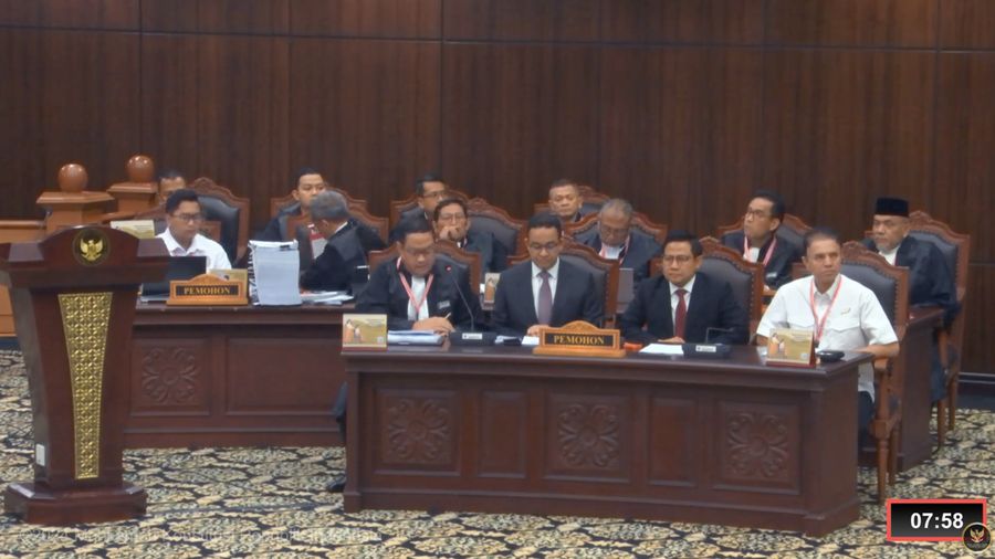 Mahkamah Konstitusi (MK) mulai menggelar sidang perdana sengketa atau perselisihan hasil pemilu (PHPU) 2024 pada hari ini, Rabu (27/3/2024). (Tangkapan Layar Youtube