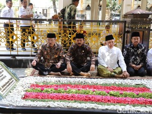 Menko Polhukam Safari Ramadan ke Ponpes Tebuireng Jombang