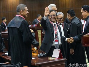 Mahfud Md Puji MK Tak Libatkan Anwar Usman di Sidang Sengketa Pilpres