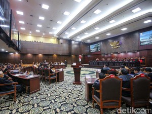 Ketua MK Setop Video yang Diputar Kubu AMIN di Sidang Sengketa Pilpres