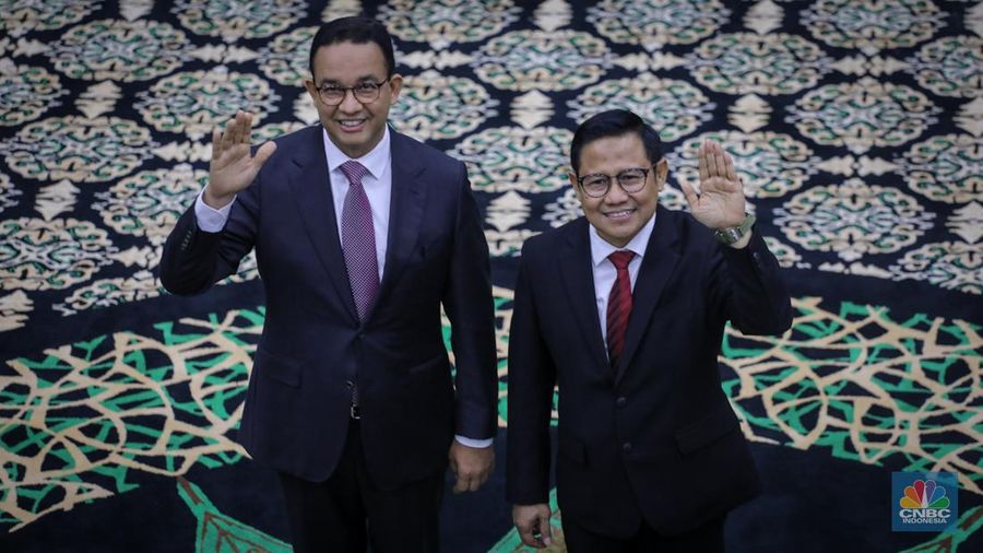 Pemohon Anies Baswedan dan Muhaimin Iskandar usai mengikuti serangkaian sidang perdana sengketa hasil Pemilihan Presiden (Pilpres) 2024 di Gedung Mahkamah Konstitusi (MK), Jakarta, Rabu (27/3/2024). (CNBC Indonesia/Faisal Rahman)