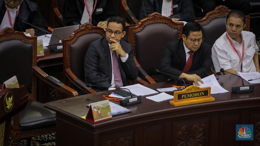 Pemohon Anies Baswedan dan Muhaimin Iskandar usai mengikuti serangkaian sidang perdana sengketa hasil Pemilihan Presiden (Pilpres) 2024 di Gedung Mahkamah Konstitusi (MK), Jakarta, Rabu (27/3/2024). Pemohon Anies Baswedan dan Muhaimin Iskandar usai mengikuti serangkaian sidang perdana sengketa hasil Pemilihan Presiden (Pilpres) 2024 di Gedung Mahkamah Konstitusi (MK), Jakarta, Rabu (27/3/2024). (²©²ÊÍøÕ¾/Faisal Rahman)