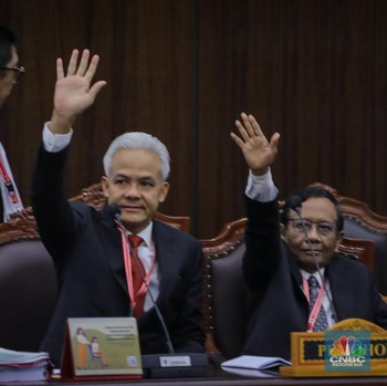Gaya Ganjar-Mahfud MD Hadiri Sidang Perdana Sengketa Pilpres 2024