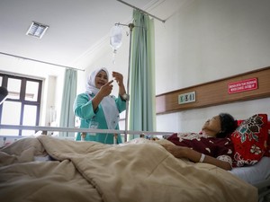 Melawan Stigma Perawat Kurang Bersahabat