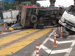 Korban Tabrakan Beruntun Truk di GT Halim Alami Pendarahan Otak