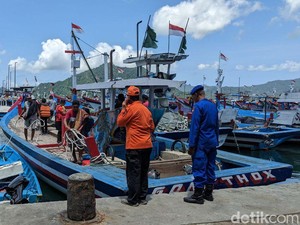 Tim SAR Gabungan Cari Nelayan Trenggalek yang Hilang di Teluk Prigi