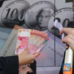 Rupiah Perkasa, Dolar Keok dan Balik ke Level Rp15.900-an