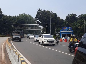 Massa Demo di Patung Kuda Bubar, Lalin Arah Bundaran HI Dibuka