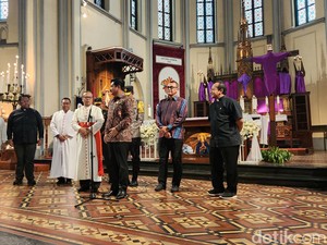 Menko Hadi Sambangi GPIB Immanuel, Pastikan Jumat Agung Berjalan Aman