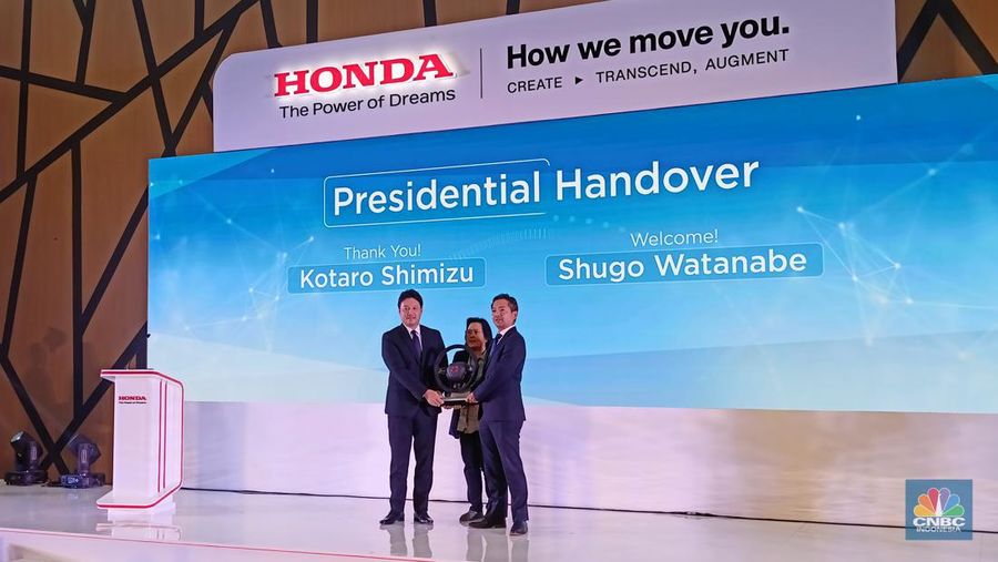 President Director baru Honda Prospect Motor (HPM) Shugo Watanabe berjanji bakal menambah kendaraan elektrifikasi Honda di RI. (CNBC Indonesia/Ferry Sandi)