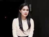 Segini Harga Rolls Royce Kado Ulang Tahun Sandra Dewi yang Disita