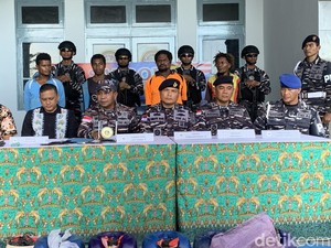 TNI AL Tangkap 4 WNA Asal Papua Nugini Bawa Ganja-BBM Ilegal di Jayapura
