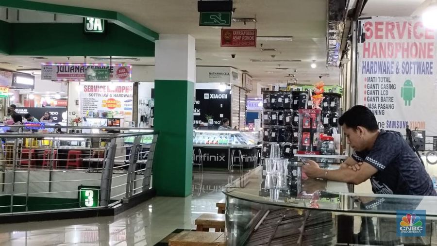 Suasana gerai ponsel di PGC jelang Lebaran 2024. (²©²ÊÍøÕ¾/Novina Putri Bestari)