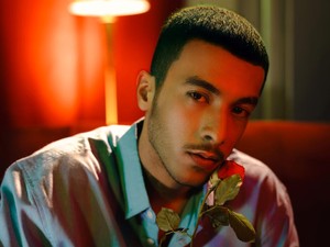 Aziz Hedra Ternyata Lahir di Tanggal yang Sama dengan Lionel Richie