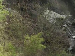 Video : Bus Masuk Jurang, 45 Orang Tewas