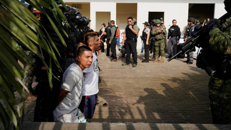 Ekuador melancarkan penyisiran kejahatan di tengah meningkatnya kekerasan. (REUTERS/Santiago Arcos)