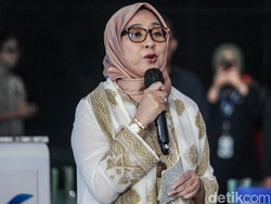 Anita Tanjung ke Lulusan SMA CT Arsa Sukoharjo: Tidak Ada Kesuksesan Instan Anita Tanjung ke Lulusan SMA CT Arsa Sukoharjo: Tidak Ada Kesuksesan Instan