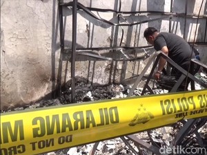 Dagangan Rizky di Pasar Cipunagara Tak Tersisa, Ludes Dilalap Api