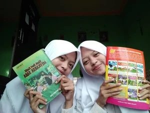 Cerita Shella & Shelly, Saudara Kembar yang Kompak Lolos SNBP Unair 2024
