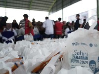 PTPP Bagikan Paket Sembako Murah dan Bazar UMKM di Kawasan IKN