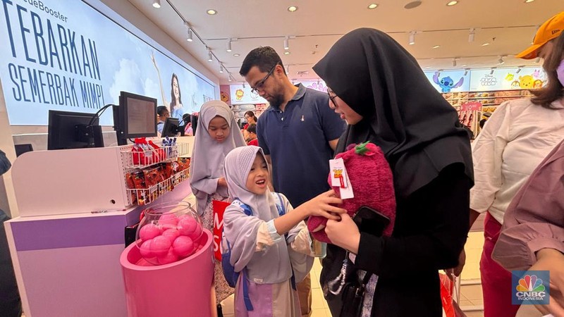 Grand opening Miniso di Transmart Kota Kasablanka, Sabtu (30/3/2024). (CNBC Indonesia/Mentari Puspadini)