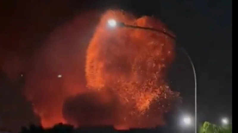 Ledakan di Gudang Peluru Bekasi. (Tangkap layar Twitter) Ledakan di Gudang Peluru Bekasi. (Tangkap layar Twitter)