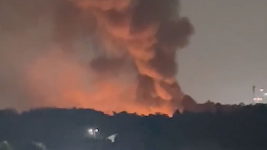 Ledakan di Gudang Peluru Bekasi. (Tangkap layar Twitter)