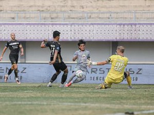 Persebaya Antisipasi Lini Depan Dewa United di Lanjutan Liga 1