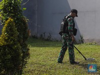 Tim Penjinak Peladak Sisir Perumahan Mewah Dekat Gudang Amunisi TNI