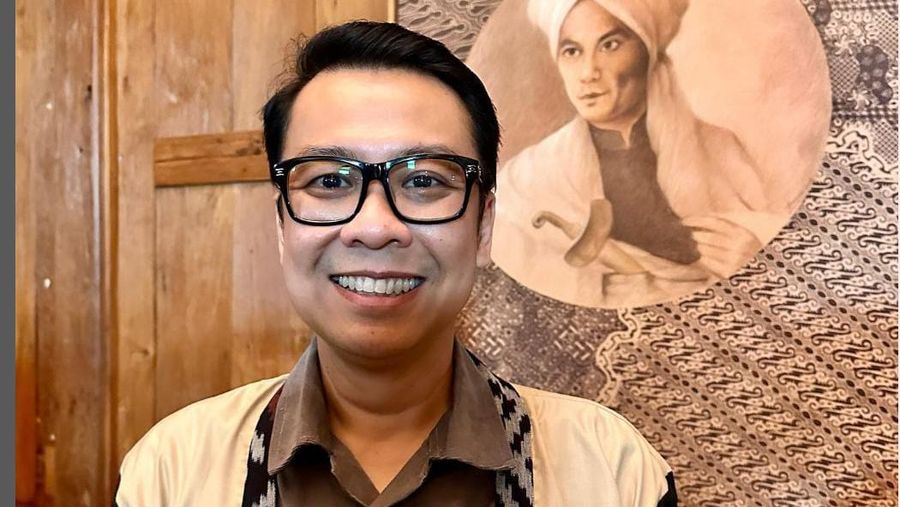 Hilbram Dunar meninggal dunia.