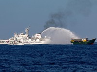 Awas Tetangga RI Perang, Kapal 2 Negara Ini Tabrakan di LCS