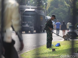 Tim Jihandak TNI Masih Sisir Lokasi Sekitar Ledakan Gudang Munisi