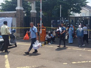 Sempat Dievakuasi, Warga Mulai Kembali ke Rumah Usai Kebakaran Gudang Amunisi