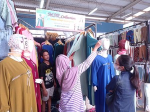 Pusat Belanja JPM Tanah Abang Diserbu Konsumen Luar Jakarta Jelang Lebaran