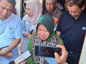 Mensos Risma Akan Pulangkan Ibu Balita Situbondo yang Dibanting Ayahnya