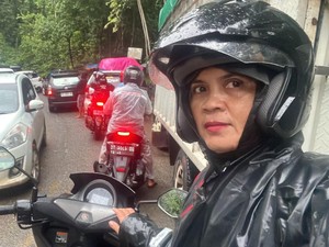 Legislator Bone Terobos Macet Camba Pakai Motor demi Kunker ke Makassar