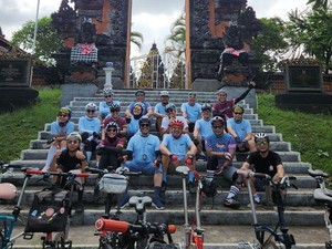 Komunitas Brompton Halim Loop Berdonasi untuk Kebaikan 1000 Bulan