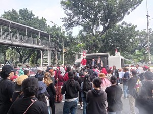 Ada Demo, Lalin di Jalan Medan Merdeka Barat Arah Istana Dialihkan