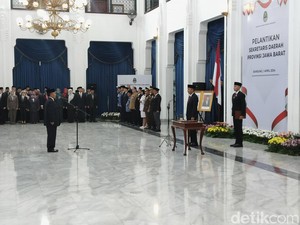Herman Suryatman Dilantik Jadi Sekda Jabar
