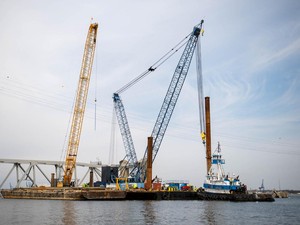AS Bongkar Jembatan Baltimore yang Runtuh Dihantam Kapal Kargo