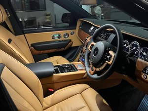 Intip Jeroan Rolls-Royce Kado Ultah Sandra Dewi yang Kini Disita Jaksa