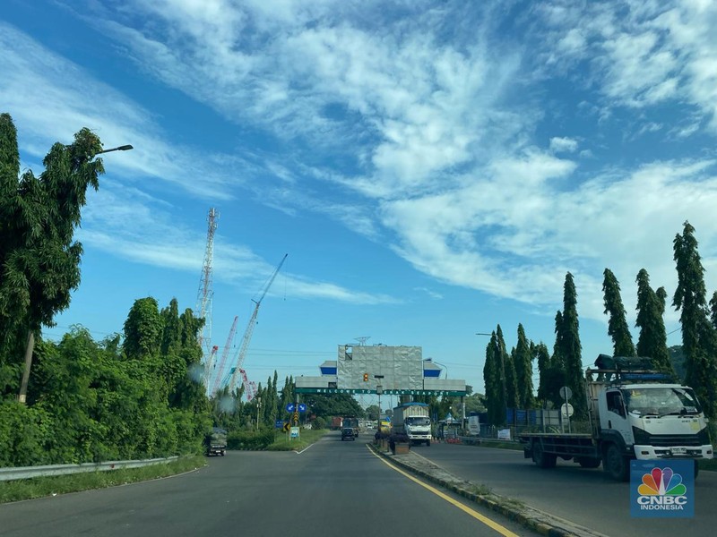 Kondisi jalan tol dari Jakarta menuju Pelabuhan Merak. (CNBC Indonesia/Maikel Jefriando) Kondisi jalan tol dari Jakarta menuju Pelabuhan Merak. (CNBC Indonesia/Maikel Jefriando)