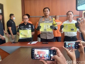 Pengurus Ormas di Buleleng Dibekuk Saat Hendak Pesta Sabu di Rumahnya