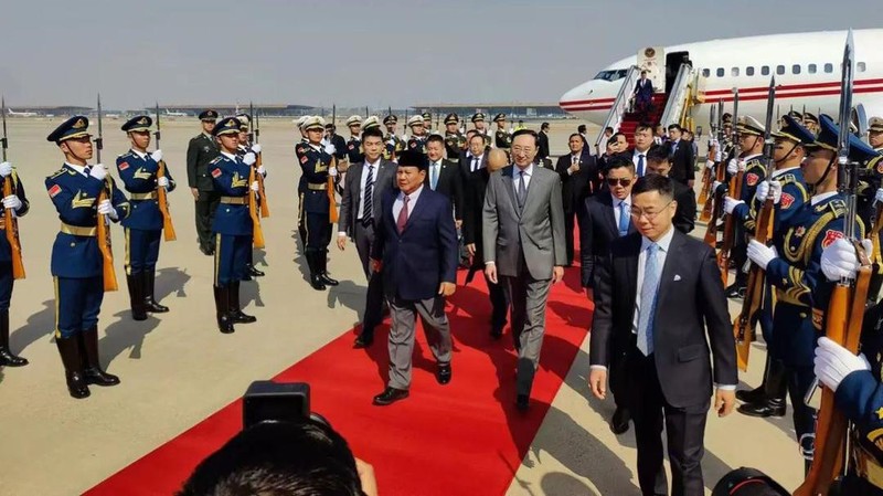 Menteri Pertahanan Prabowo Subianto tiba di China pada Minggu (31/3) untuk hadiri undangan Presiden Xi Jinping. (Instagram/kemhanri)